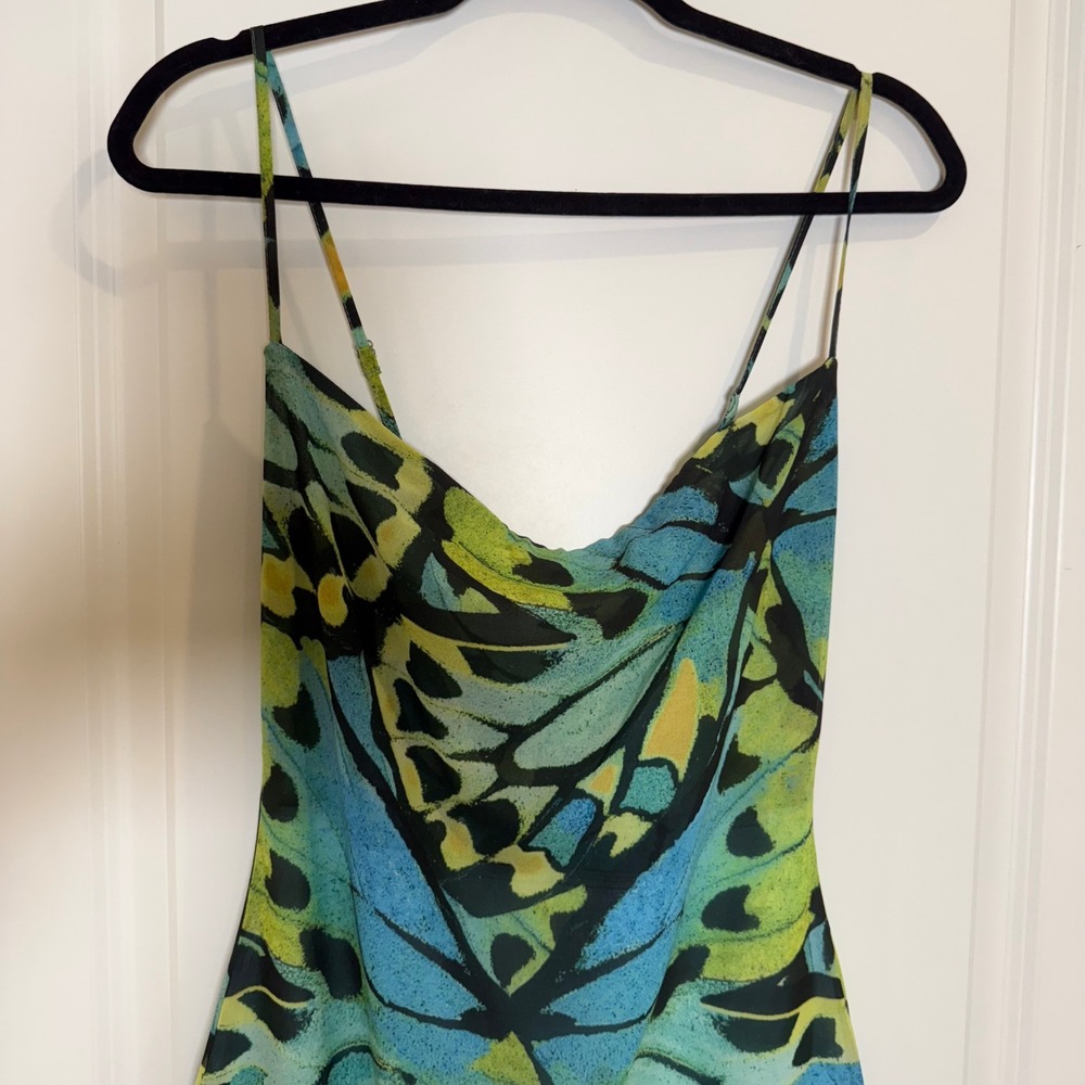 Meshki Blue Green Printed Backless Maxi Dress - Picture 11 of 12